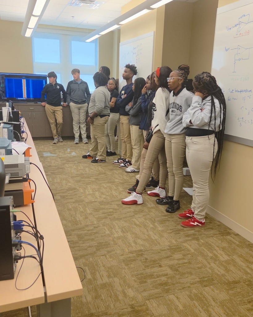 Students participating in Discovering Engineering Day at USA