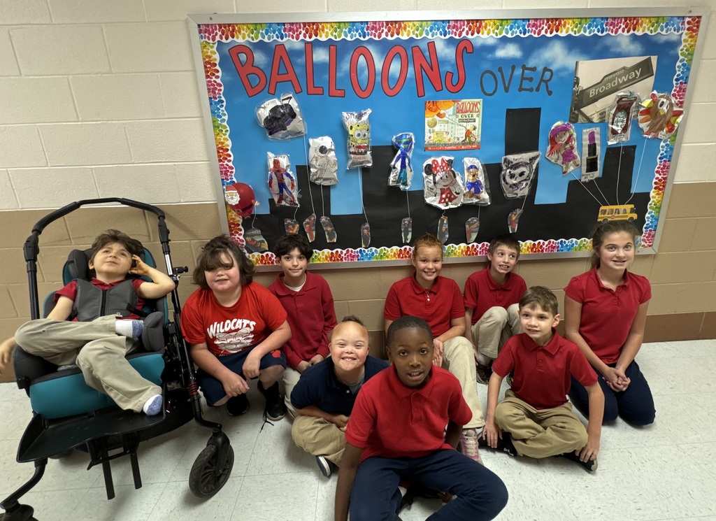 We read Balloons over Broadway and learned about the Macy’s parade.  The kids made their own balloons for the Macy’s Thanksgiving Parade and loved it. They learned about Problem and Solution and did fun activities to learn about the history of the balloons. 