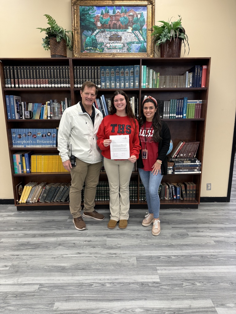 Paisley Cox with her letter, Dr. Maxwell, and Mrs. Rogers