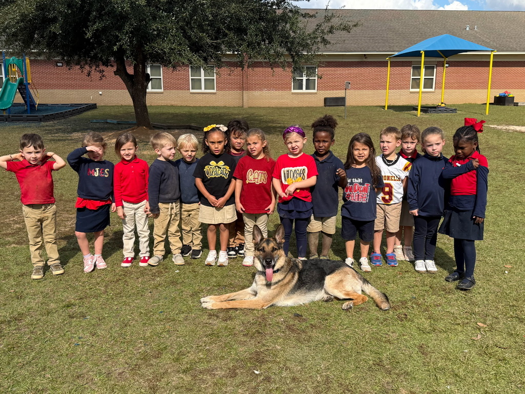 class picture with k9