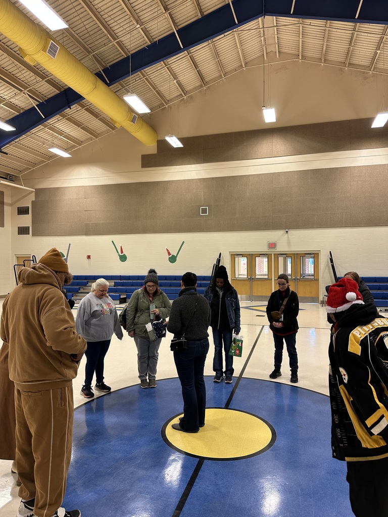 Staff picture in the morning 