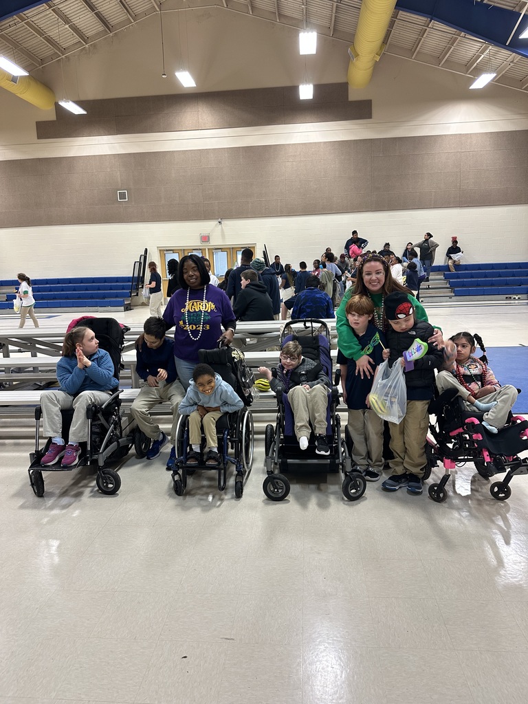 Cub level class photo