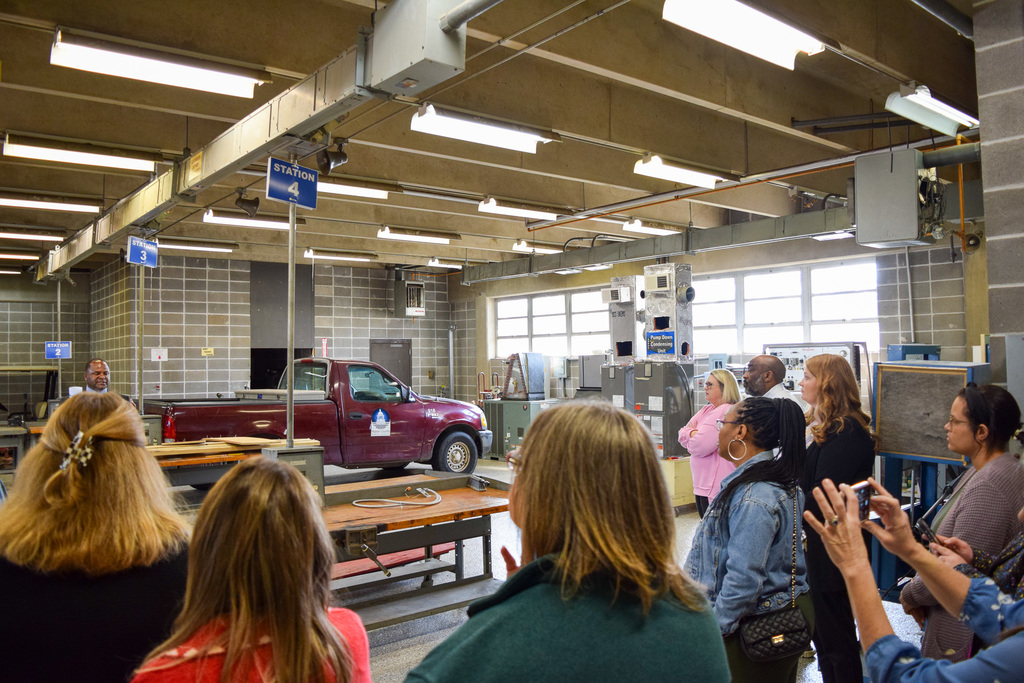 learning leading university in hvac room