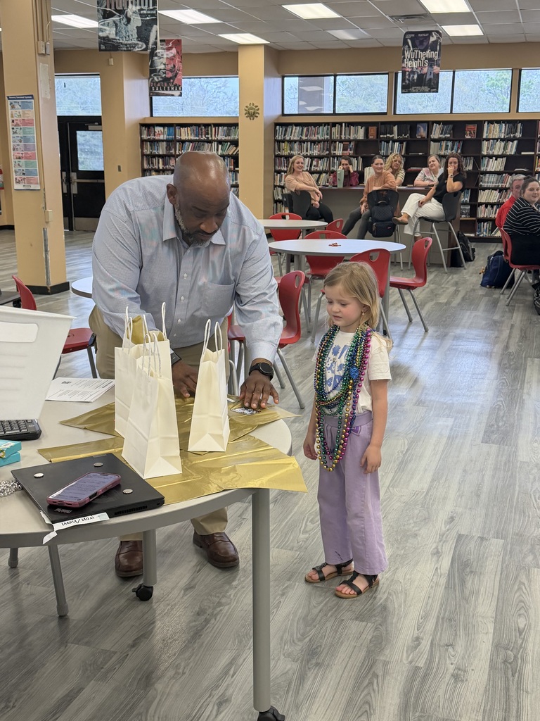 Miss Abigail Lynn wins the bead contest!