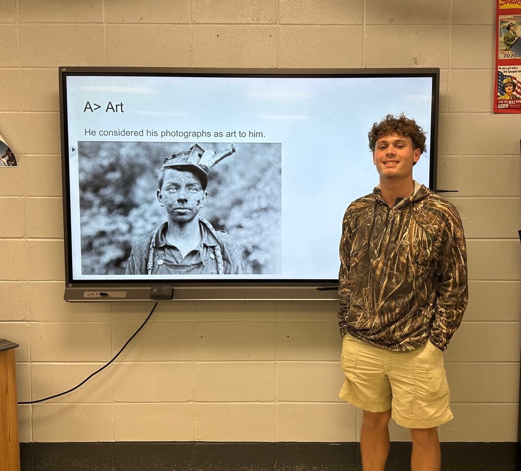 Dual Enrollment U.S. History students displaying their completed research projects with a creative twist!