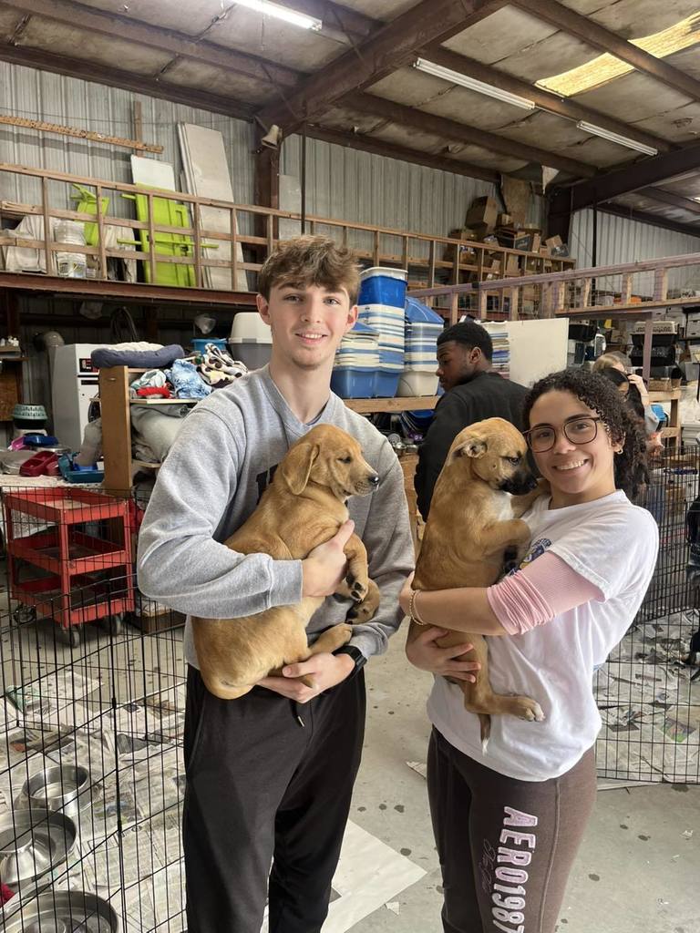 FBLA students volunteering at the Mobile SPCA