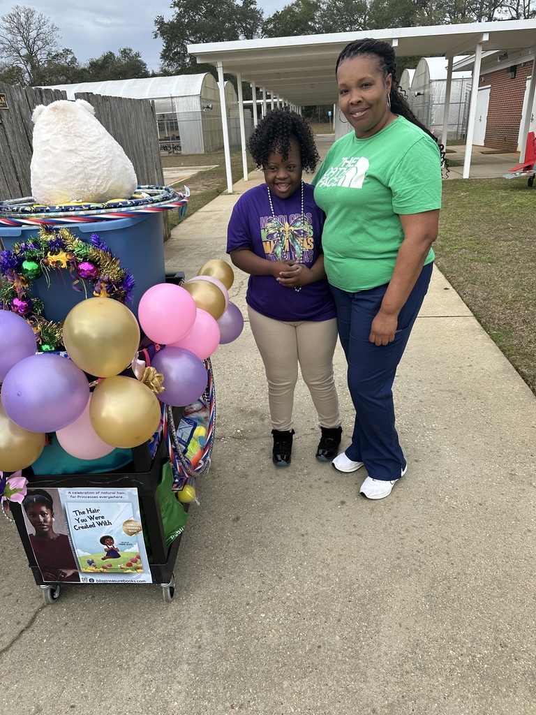 Mrs. Kim with student 