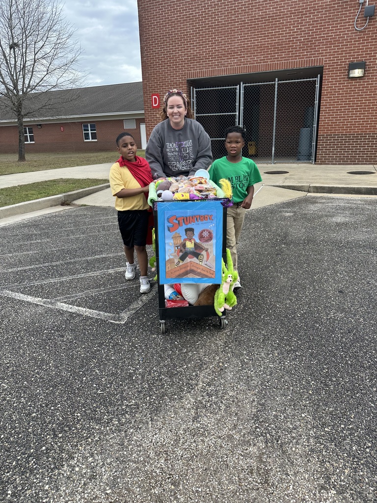 Mrs. Elliott with students 