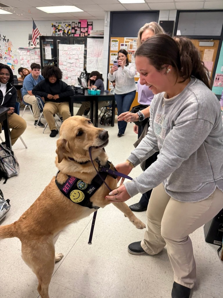 MCSO ESD Detection K9 Estie #103 visits Mrs. Touchstone's Forensics class.
