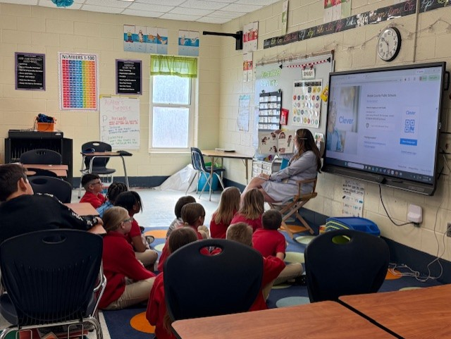Mrs. White's class with Evonik reader
