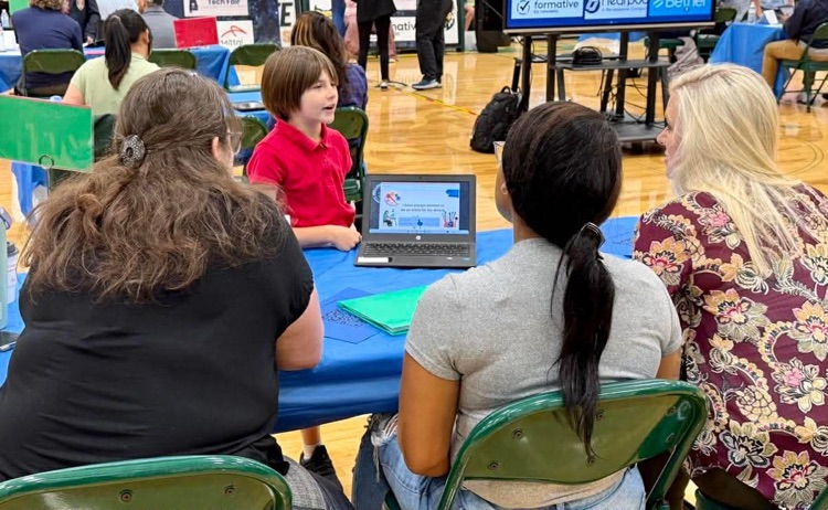 tech fair students presenting project