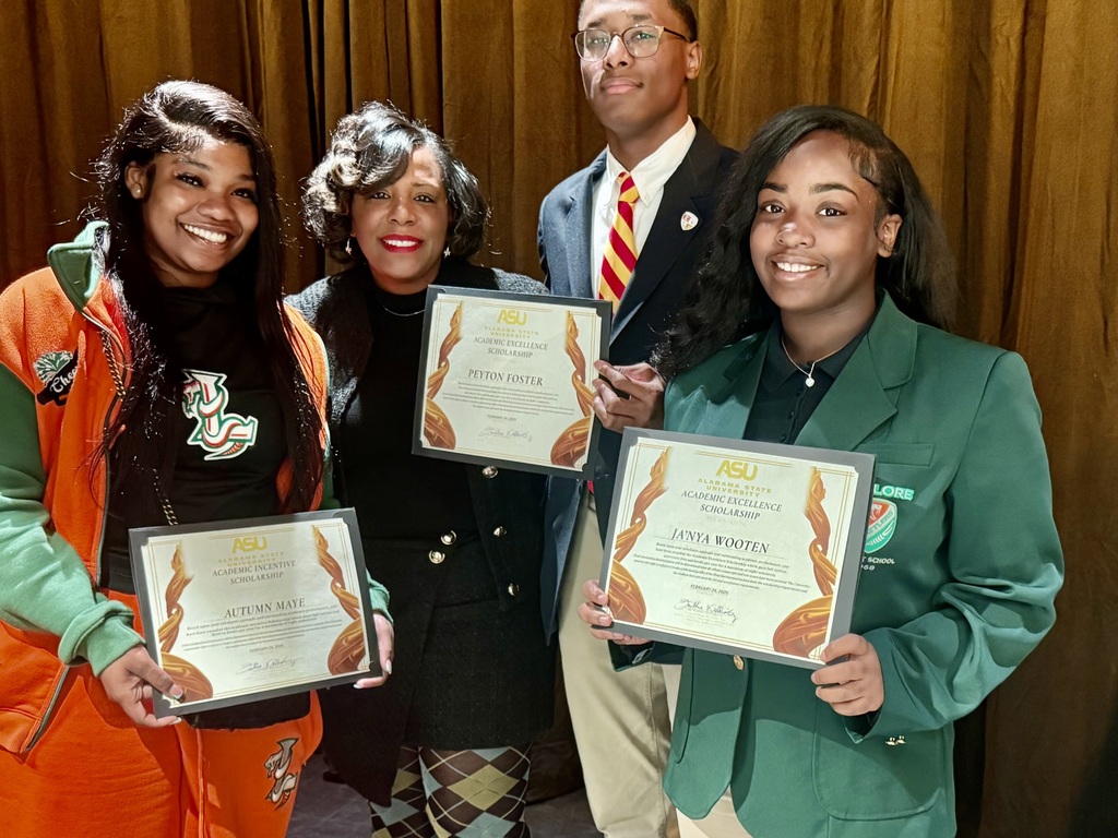 Four LeFlore students holding certificates