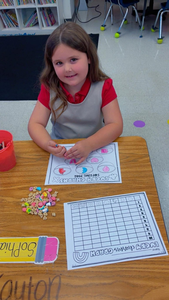 Mrs. Richardson’s Kindergarten class sorting lucky charms. 