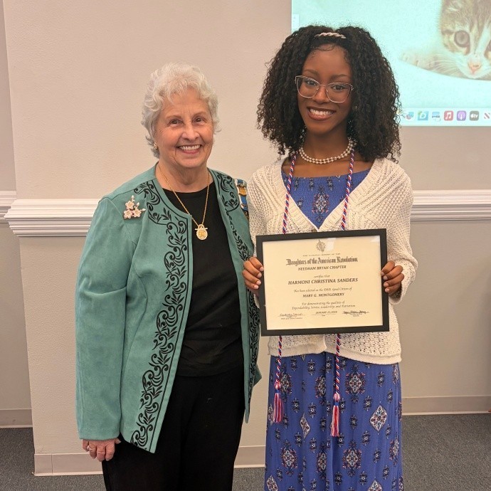 Senior Harmoni Sanders was awarded the Daughters of the Revolution Good Citizen Award.