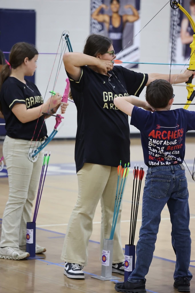 McKenzie Hyatt, Mabel Hicks