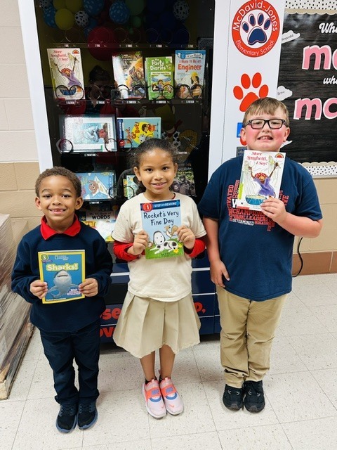AR number of words read winners for 3rd quarter Daniel Cushion- 1st place over 15,000 words Bella Ferrell-2nd place over 9,000 words Jaxson Newton- 3rd place over 7,000 words Ms. Thornton’s First Grade Class