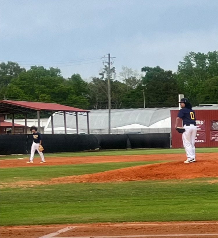Denton baseball team pitching 
