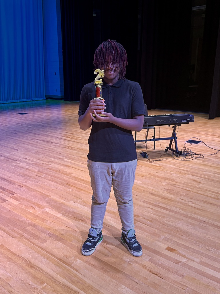 Damascus with his second place trophy.