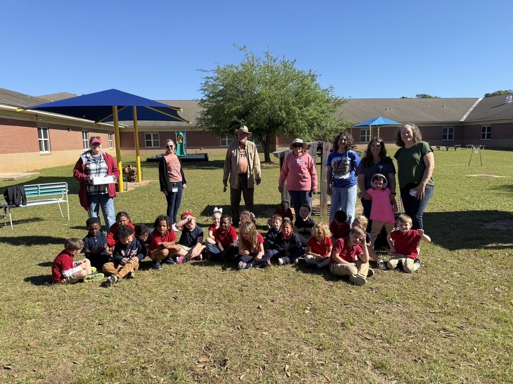 PreK classes enjoyed an Earth Day activity with some of our local Master Gardeners. The students participated in helping to plant in the flower beds on the PreK playground. A special thank you to Marion Platt, Phil Platt, and Penny Platt, for volunteering your time to help our little ones beautify their school! 