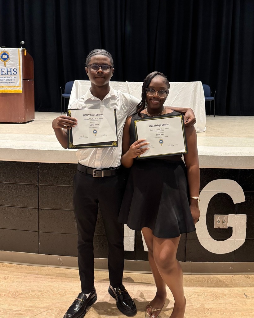 The National English Honor Society (NEHS) held its annual induction ceremony.