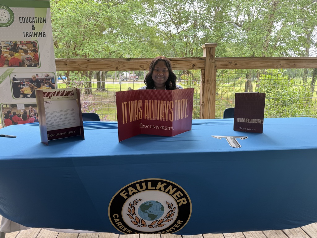 Early Education student at Future Teacher of Alabama signing Day