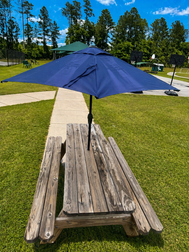 picnic table with umbrella shade 