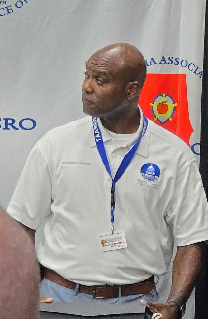 SRO receiving award 2