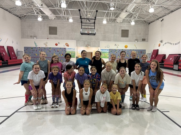 group photo of all cheerleaders 