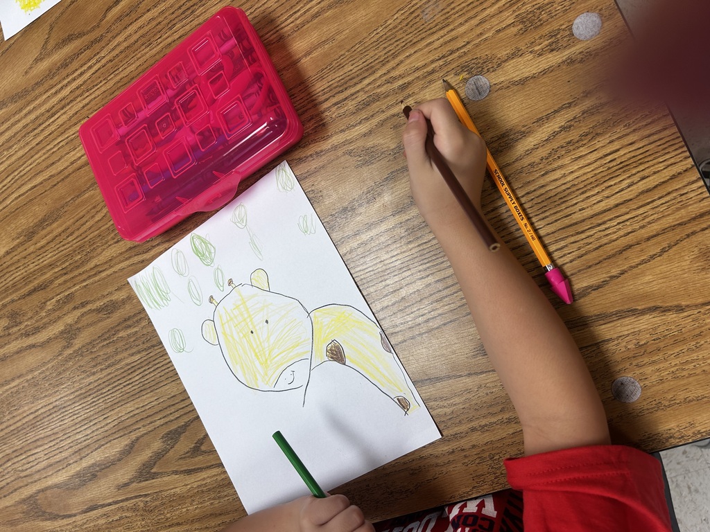 Today Miss Ramsay’s class read “Giraffes Can’t Dance”. They talked about what it means to have a growth mindset and made a list of everything they can’t do yet, but want to do. Students then learned how to draw their own giraffe!