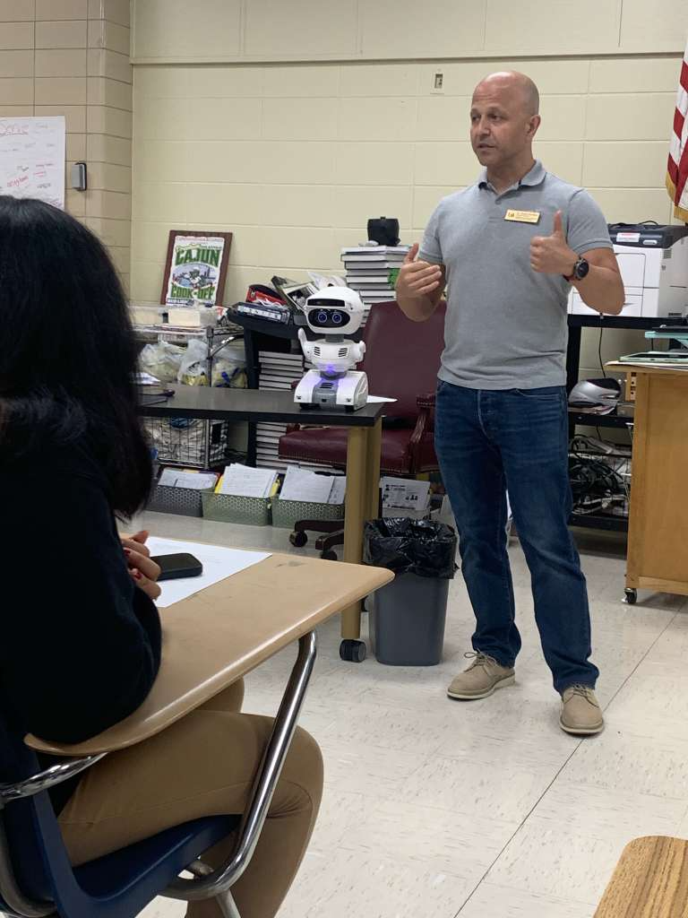 🤖 To top it all off, our first FCCLA meeting featured guest speaker Dr. Ahmet Hacikara from the University of South Alabama and his assistant Nicole Bedinger, who introduced students to "Misty," an innovative hospitality robot and a glimpse into the future of the hospitality industry.