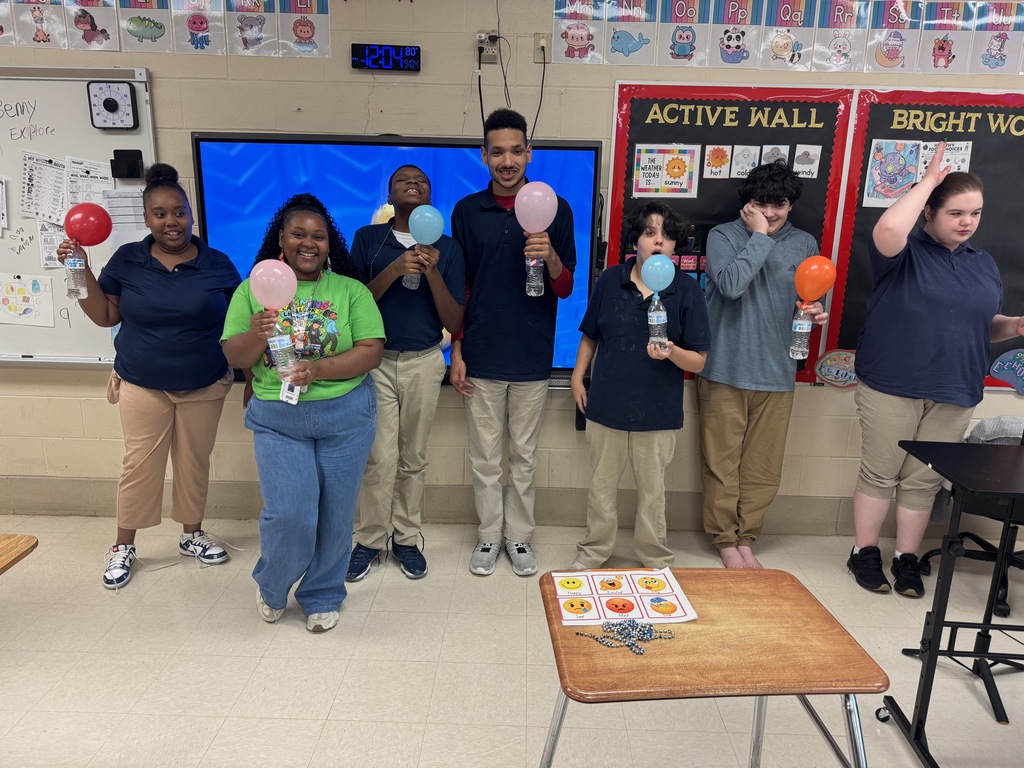 Mrs. Echols class with balloons for the science experiment 