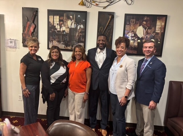 A group of principals and AASSP officials