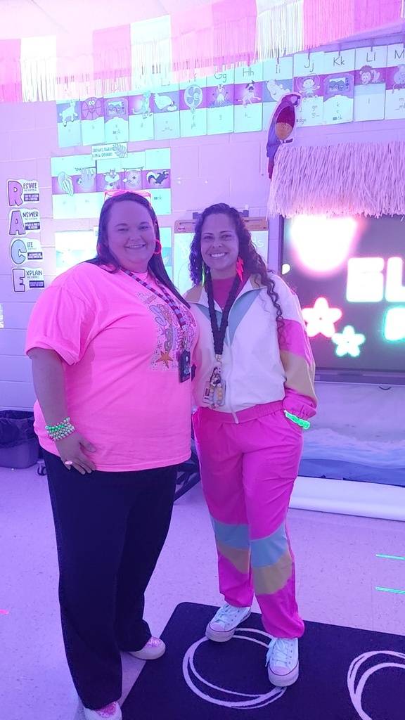 ✨💡 GLOW DAY 2026! 💡✨ Mrs. Manske's 2nd graders were GLOWING with knowledge during their Glow Day Review! 🌟 They turned learning into a neon-filled day of fun while reviewing some of the skills they've been working hard to master! 🩷 Comparing & contrasting story characters 💚 Place value 💛 Vocabulary 💙 Shapes 🧡 Fact fluency From glowing activities to bright smiles, these kiddos proved that learning can be BRIGHT, exciting, and FUN! 🌈✨ They worked hard, played hard, and let their knowledge SHINE! 💡😎 ✨ GLOW DAY 2026 was a blast!
