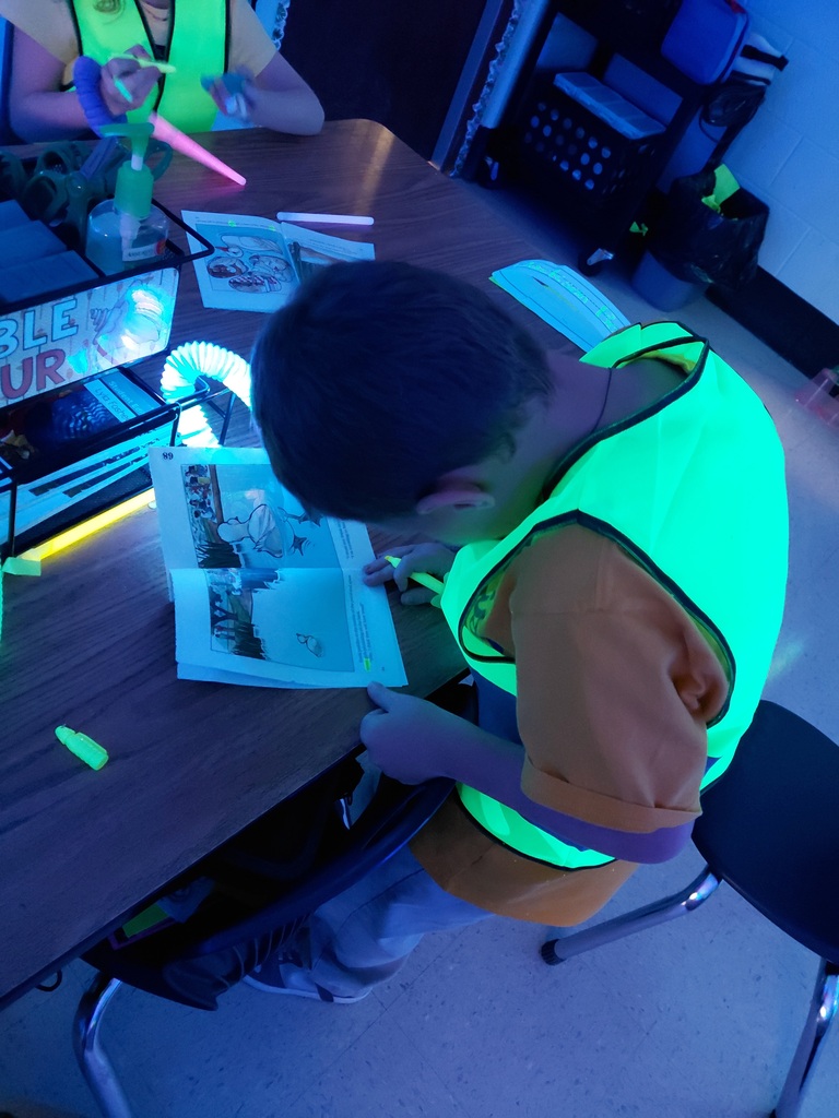 ✨💡 GLOW DAY 2026! 💡✨ Mrs. Manske's 2nd graders were GLOWING with knowledge during their Glow Day Review! 🌟 They turned learning into a neon-filled day of fun while reviewing some of the skills they've been working hard to master! 🩷 Comparing & contrasting story characters 💚 Place value 💛 Vocabulary 💙 Shapes 🧡 Fact fluency From glowing activities to bright smiles, these kiddos proved that learning can be BRIGHT, exciting, and FUN! 🌈✨ They worked hard, played hard, and let their knowledge SHINE! 💡😎 ✨ GLOW DAY 2026 was a blast!