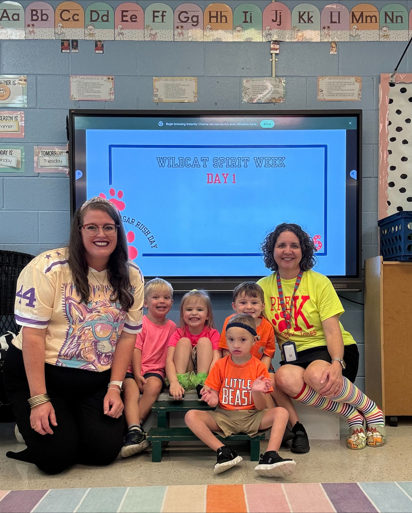 Mrs. Gibbs' PreK class enjoyed celebrating Neon Day for Day 1 Dress Up for homecoming week.