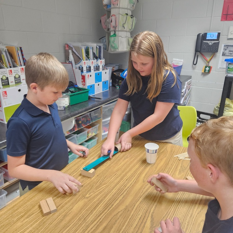 students in the steam lab