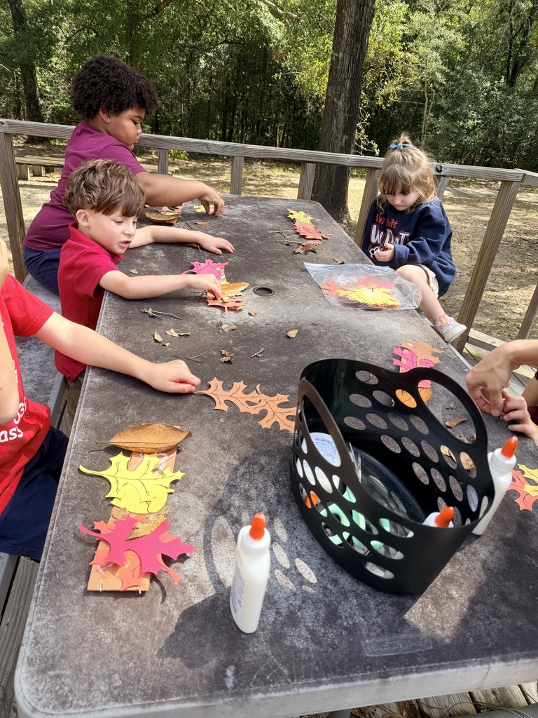 🍂 Learning Outside the Classroom 🍎 We have been busy learning all about seasons, weather, and the different things we can find outside! Today, we took our learning beyond the classroom and enjoyed a little class field trip to our outdoor classroom. Our students explored nature and used what they found to create their very own nature hats while enjoying this beautiful fall weather! 🍁🌿 We ended our school day with a special Johnny Appleseed Day snack and a fun apple craft! 🍎 There’s nothing better than hands-on learning, fresh air, and making sweet memories together! We had such a fun fall day with our students! 🤎🍂