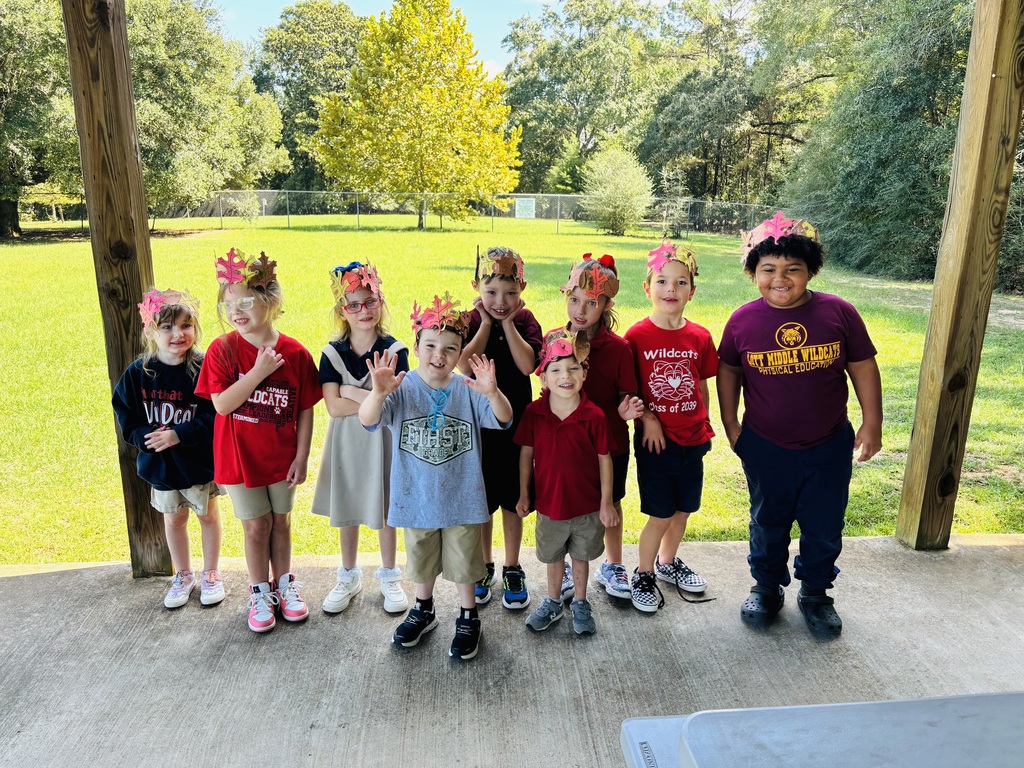 🍂 Learning Outside the Classroom 🍎 We have been busy learning all about seasons, weather, and the different things we can find outside! Today, we took our learning beyond the classroom and enjoyed a little class field trip to our outdoor classroom. Our students explored nature and used what they found to create their very own nature hats while enjoying this beautiful fall weather! 🍁🌿 We ended our school day with a special Johnny Appleseed Day snack and a fun apple craft! 🍎 There’s nothing better than hands-on learning, fresh air, and making sweet memories together! We had such a fun fall day with our students! 🤎🍂