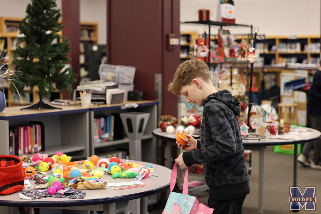 SantasWorkshop_social-20