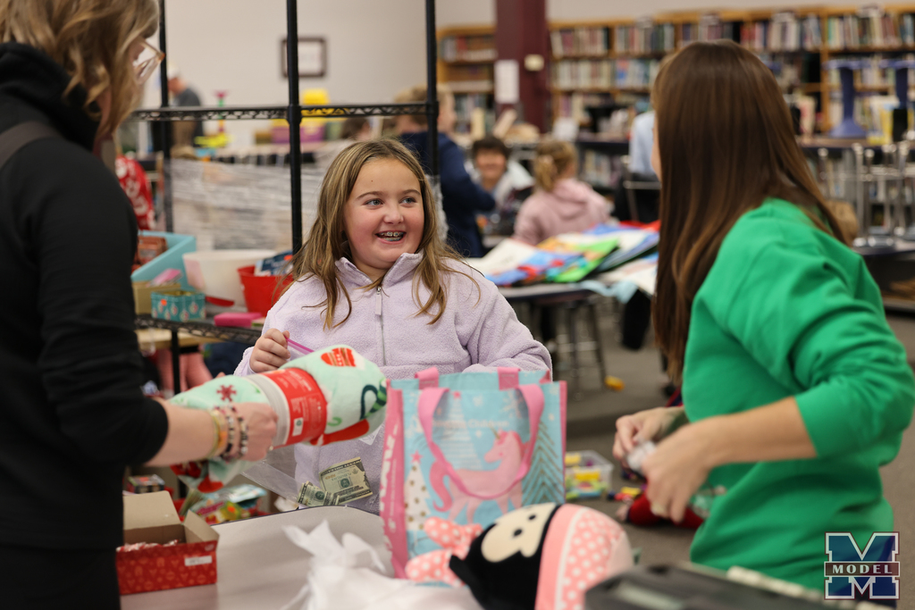 SantasWorkshop_social-09