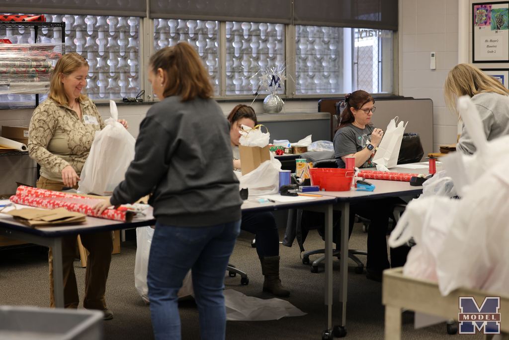 SantasWorkshop_social-02