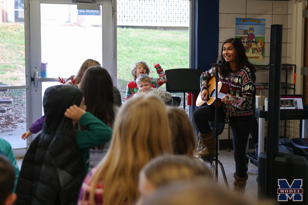 HolidaySpiritWeek_social-34