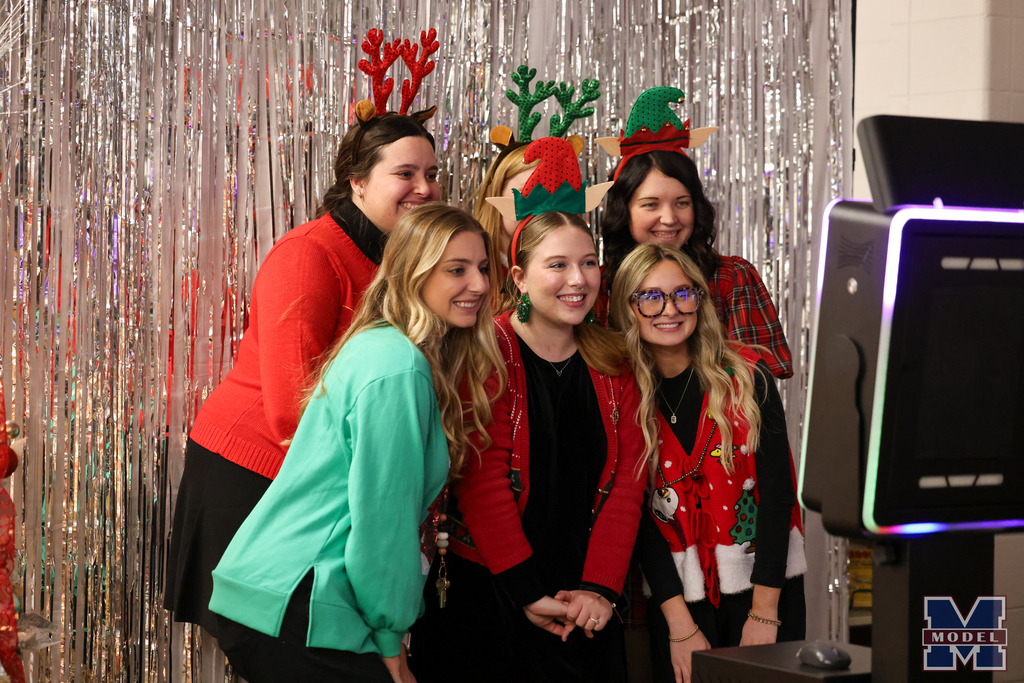 HolidaySpiritWeek_social-44