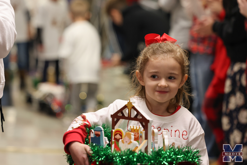 Kindergarten Holiday Traditions Parade