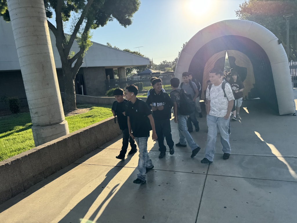Hanshaw students entering campus