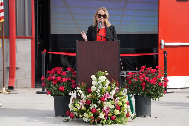 Rachelle Barkus at podium
