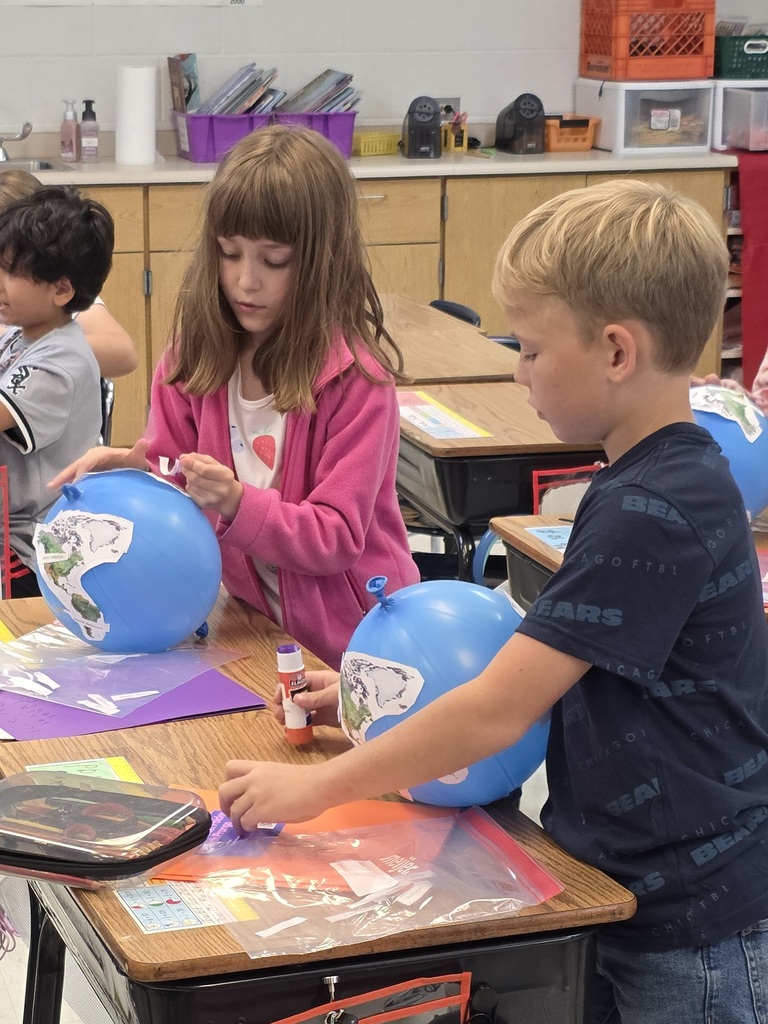 students making 3D globes