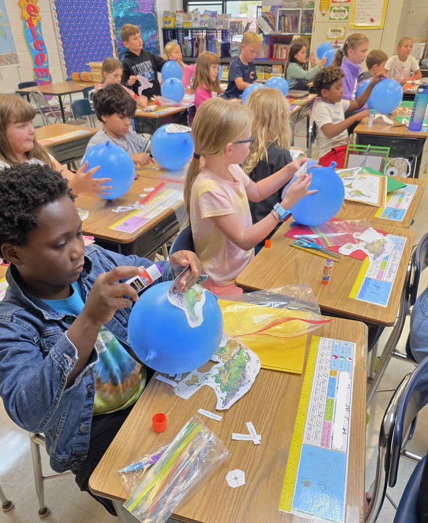 students making 3D globes