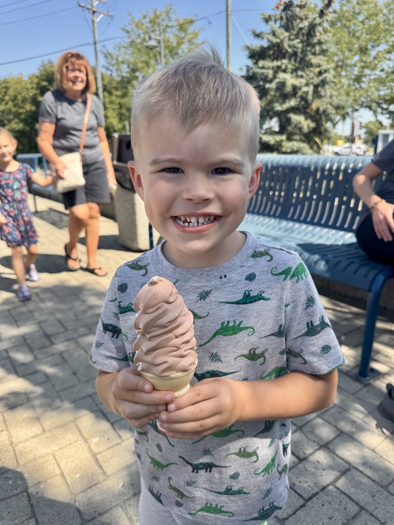 preschool students with ice cream