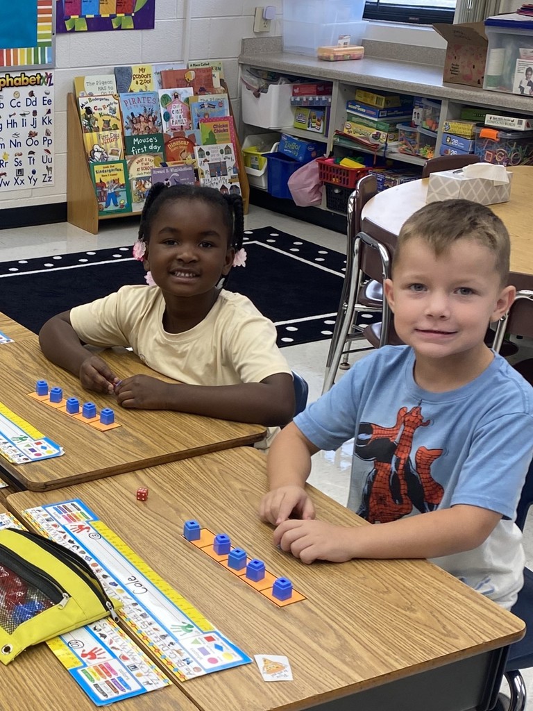 kindergarteners learning